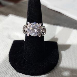 Elegant Silver Women's Ring